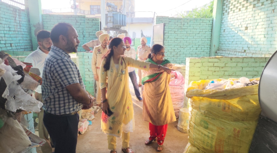 Swachhta Hi Seva Campaign: DC and ADC visited MRF of Sanur
